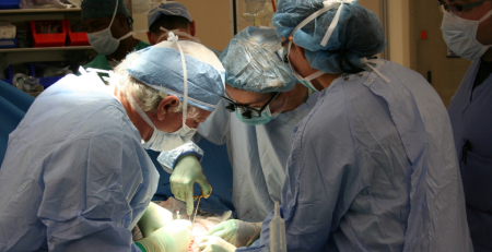 Hospital Curry Cabral faz primeiro transplante hepático com robótica na Europa